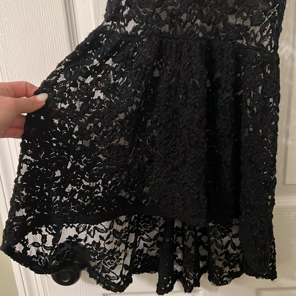Boutique Sexy High Low Lace tunic - Picture 4 of 8
